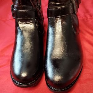 *NWT Talia Black Riding Boot. Elastic Wide Calf, Size 9 WW